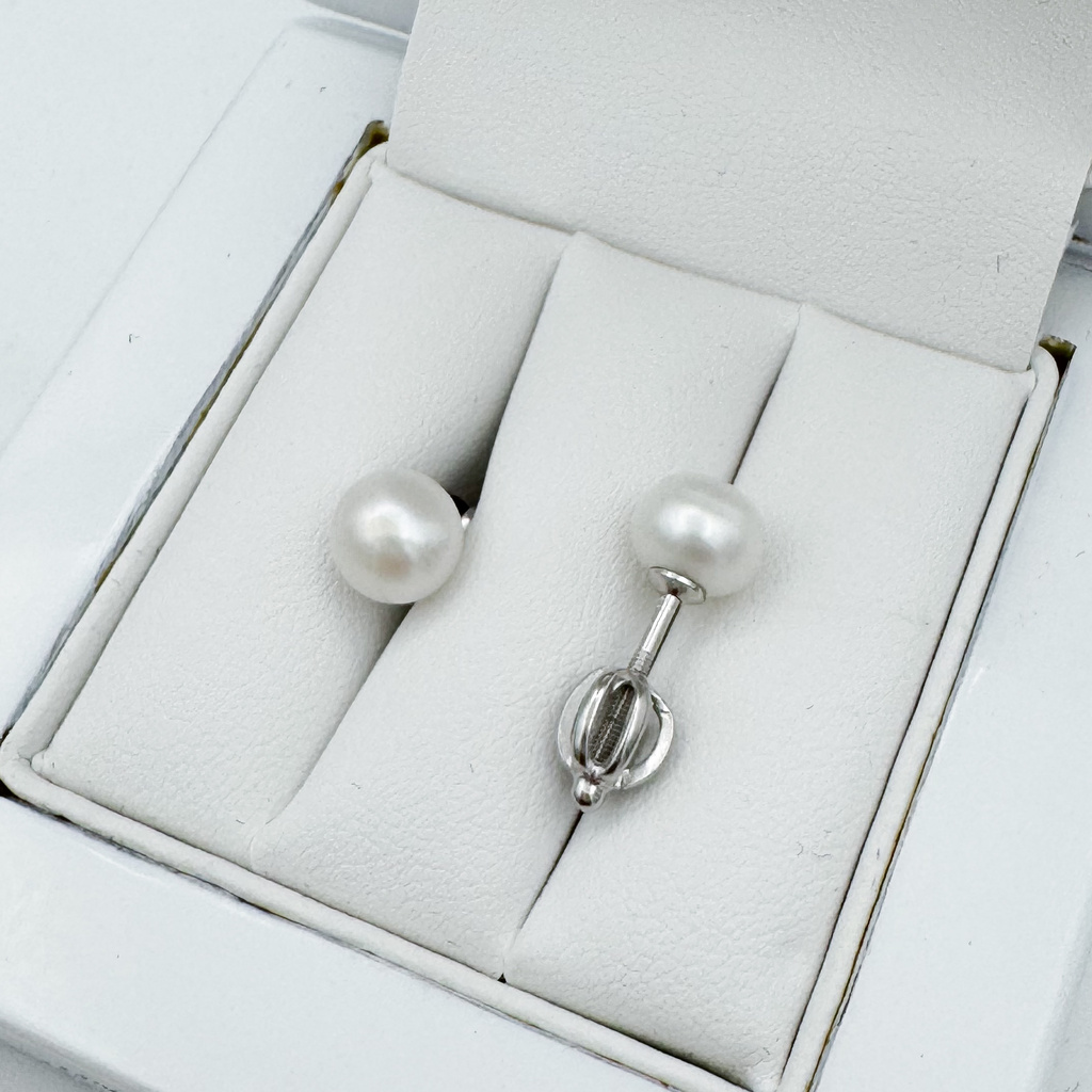 Stříbrné náušnice PERLY 6,7mm na šroubek